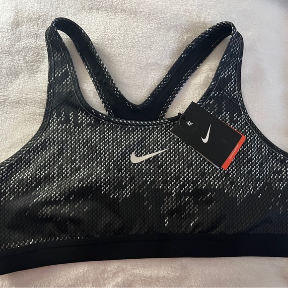 Nike Other - NWT XL NIKE sports bra / medium support